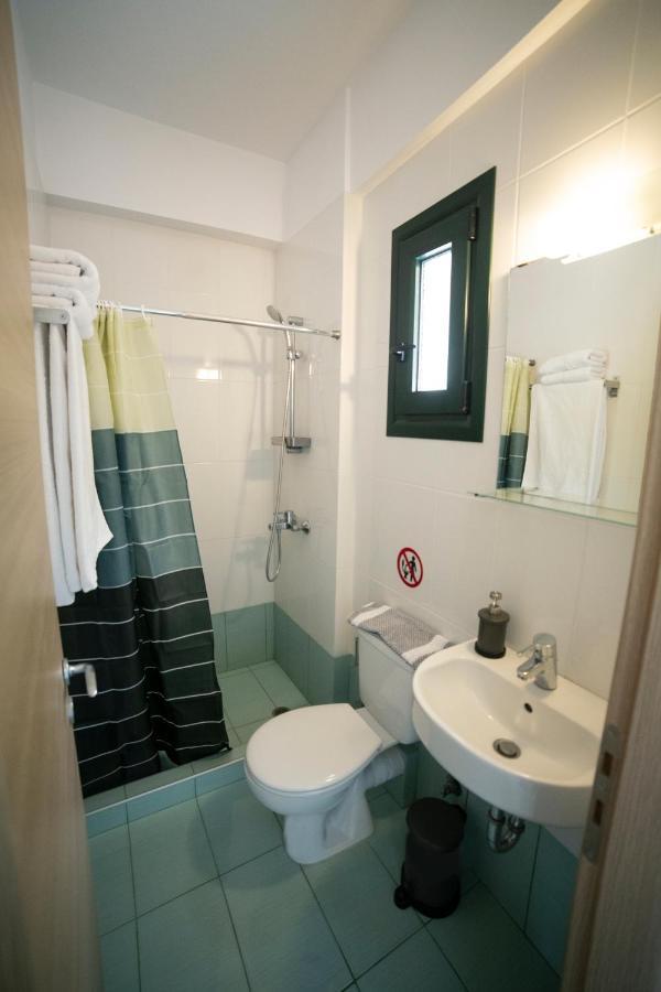 Eri Rooms To Let Raches  Extérieur photo