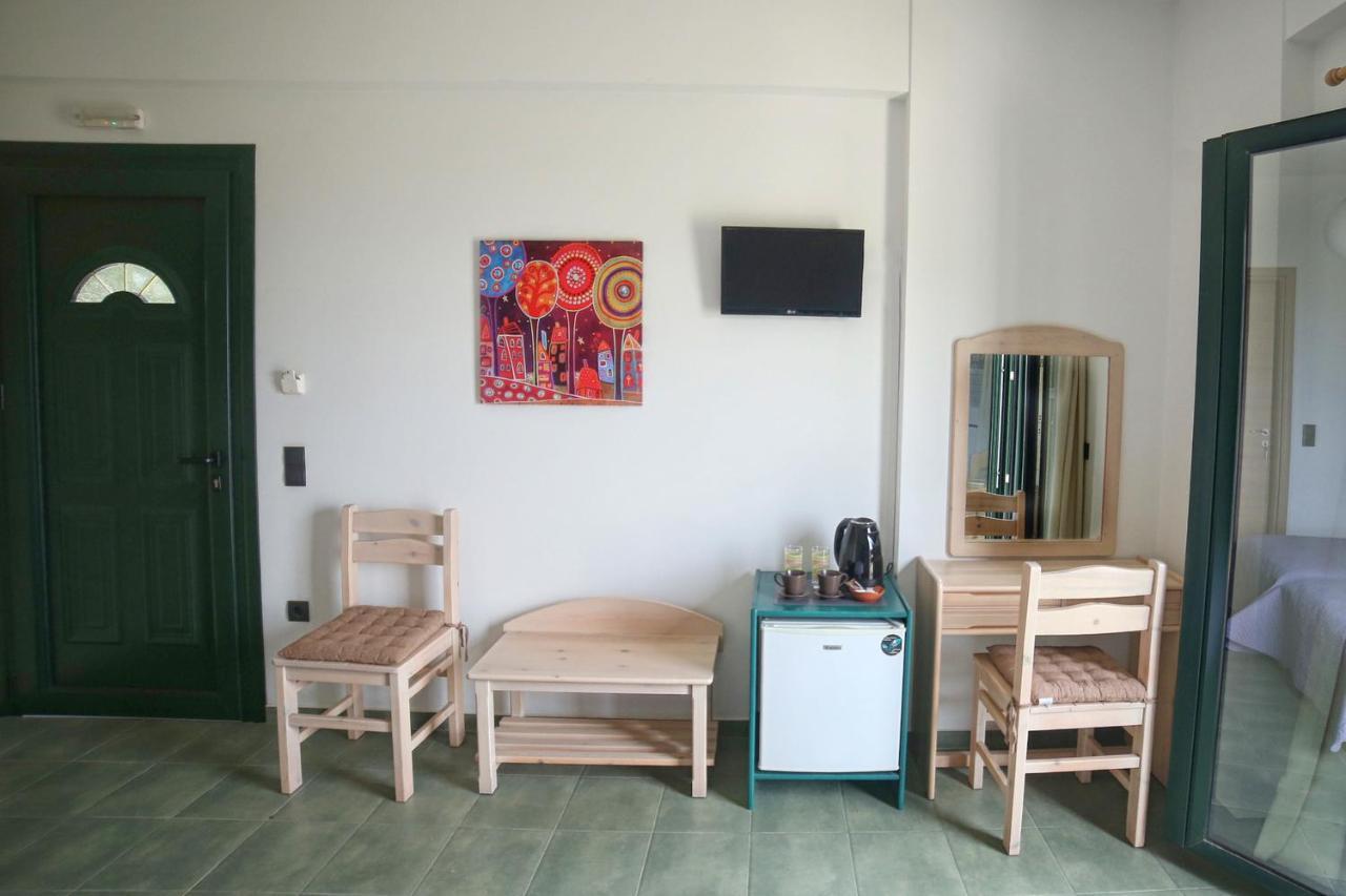 Eri Rooms To Let Raches  Extérieur photo