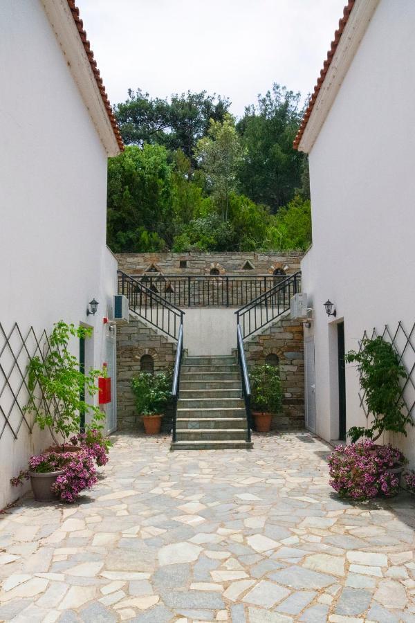 Eri Rooms To Let Raches  Extérieur photo