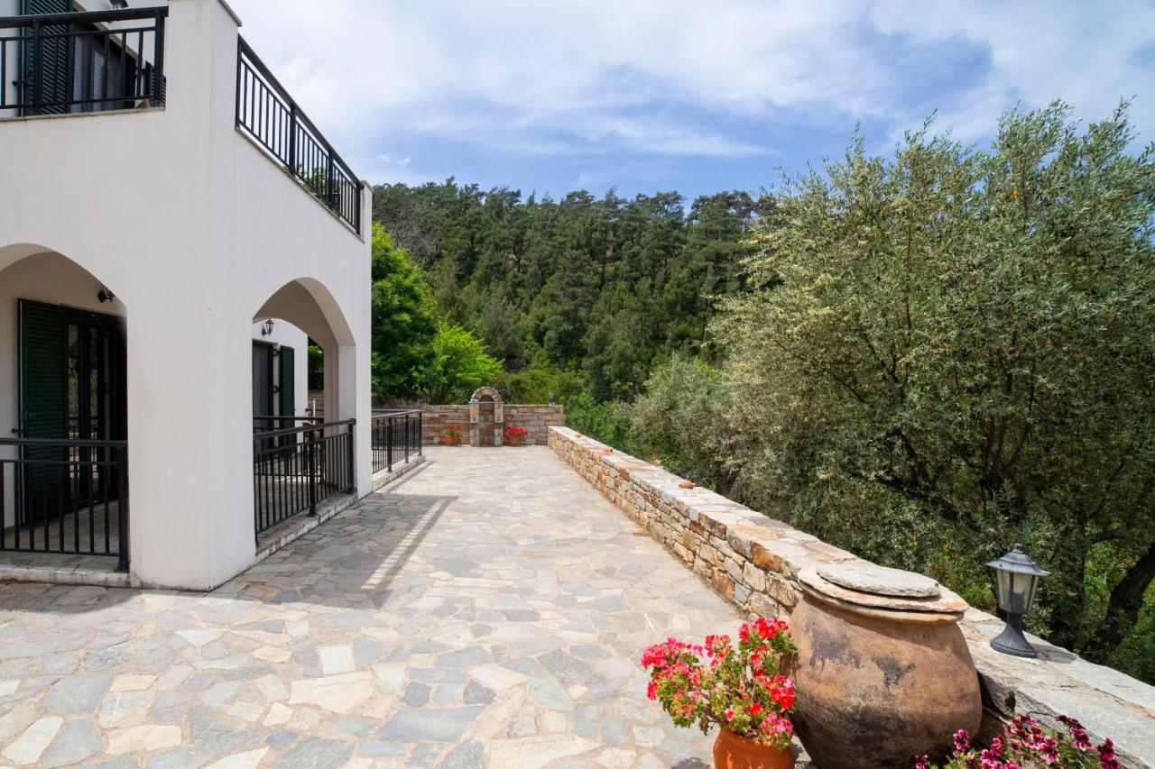 Eri Rooms To Let Raches  Extérieur photo