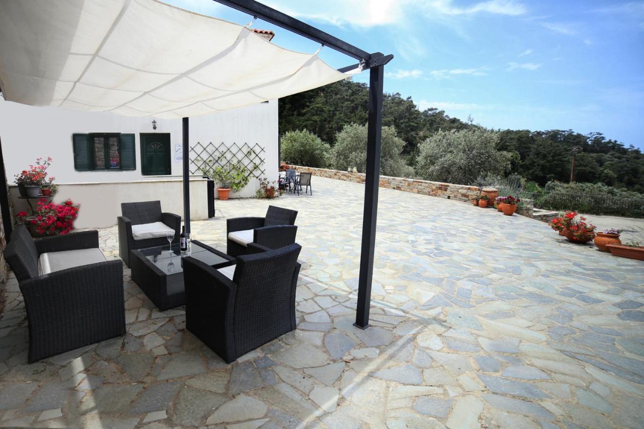 Eri Rooms To Let Raches  Extérieur photo
